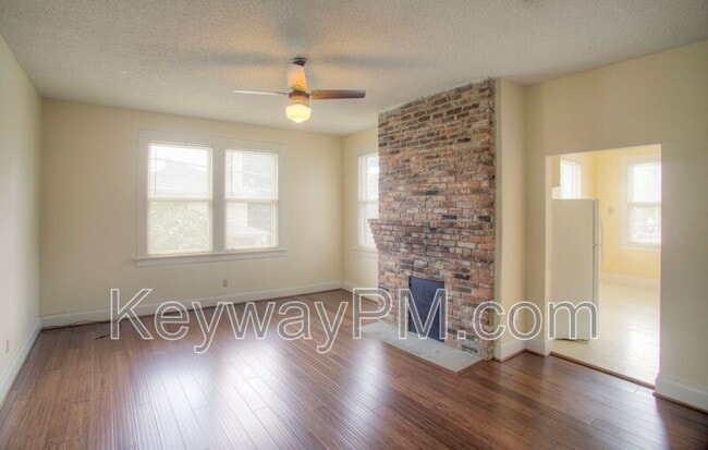 Photo - 250 Ellis St