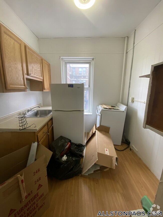 Building Photo - 5 Walbridge St Rental