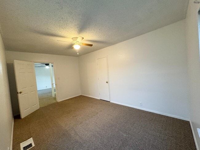 Photo - 615 Sunset Dr