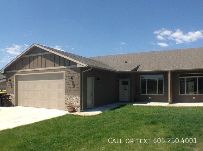 Beautiful Twin Home in South West Sioux Falls - Beautiful Twin Home in South West Sioux Falls