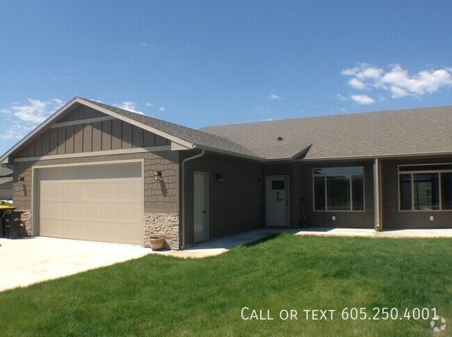 Building Photo - Beautiful Twin Home in South West Sioux Falls