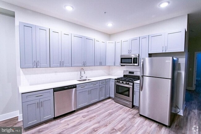Building Photo - 1607 Catharine St Unit E Rental