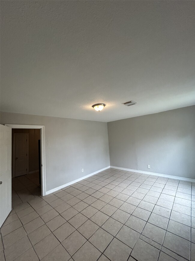 Photo - 301 W Austin Ave