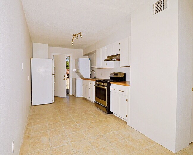 Cozy Indio 2 Bedroom