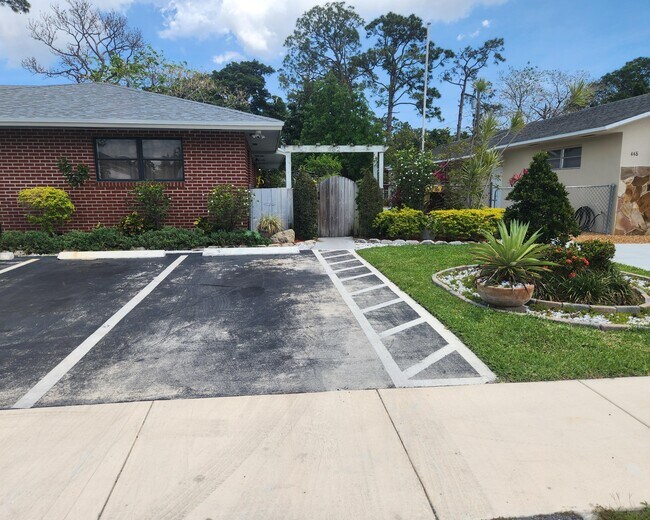 Photo - 452 Martin Ave Unidad B