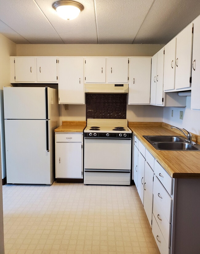 Photo - Deering Manor - Section 8: 62+ ,Handicapped,