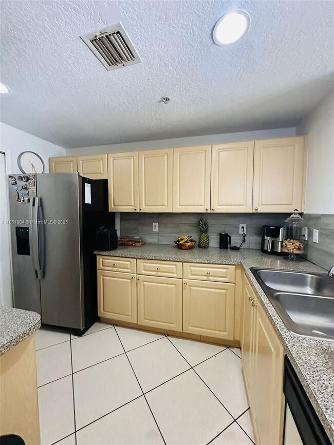 Photo - 6400 NW 114th Ave Unidad 1101 Rental