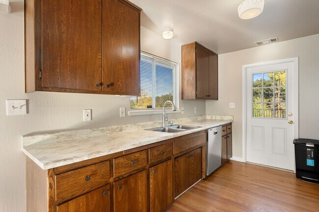 Photo - Gorgeous Home, come and view.