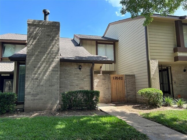 Photo - 12562 Newbrook Dr Rental