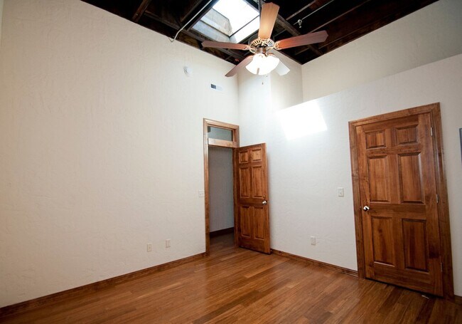 Photo - Union Biscuit Warehouse 207 Unit UB 207