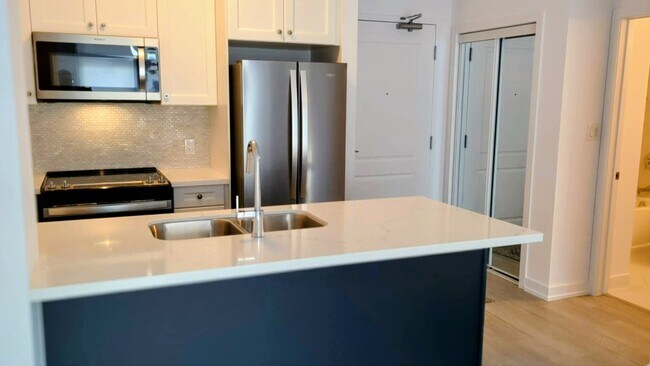 Photo - 460 Dundas St E Unit 208