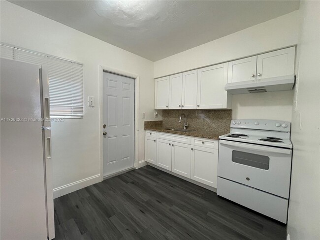 Photo - 15940 NE 19th Ct Apartment Unit 3