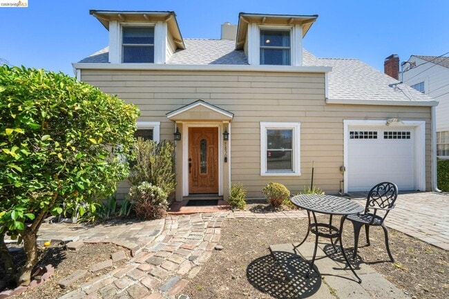 Photo - 7850 Crest Ave