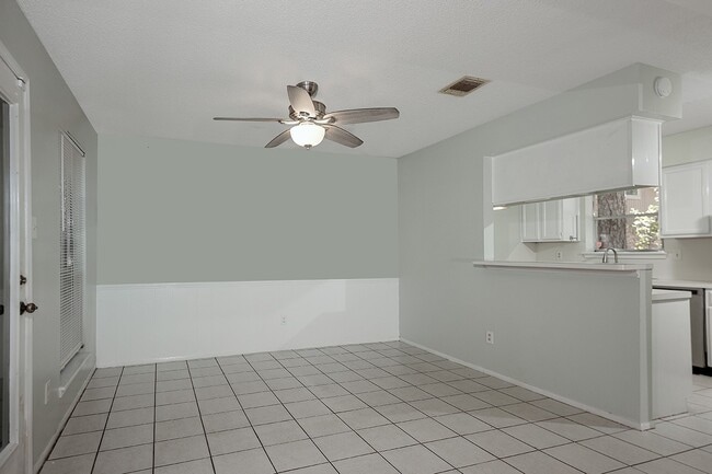 Building Photo - 6 S Pineplank Ct