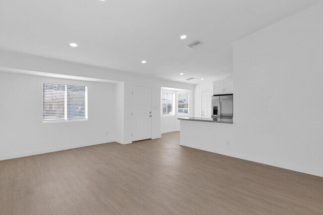 Photo - 6825 N 81st Ln