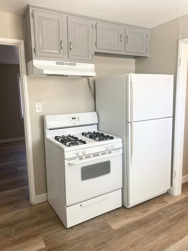 Walk up, 2 Bedroom with a fenced in backya... Apartment Colorado Springs, CO