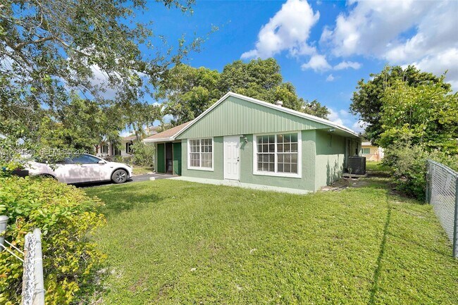 Photo - 3541 NW 7th Pl