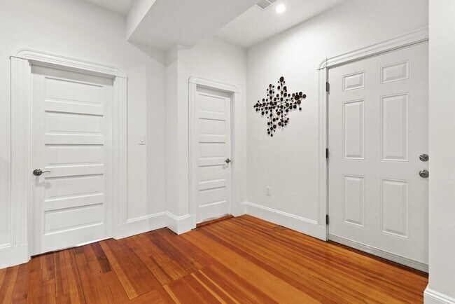Photo - 46 Elmwood St Unit 2