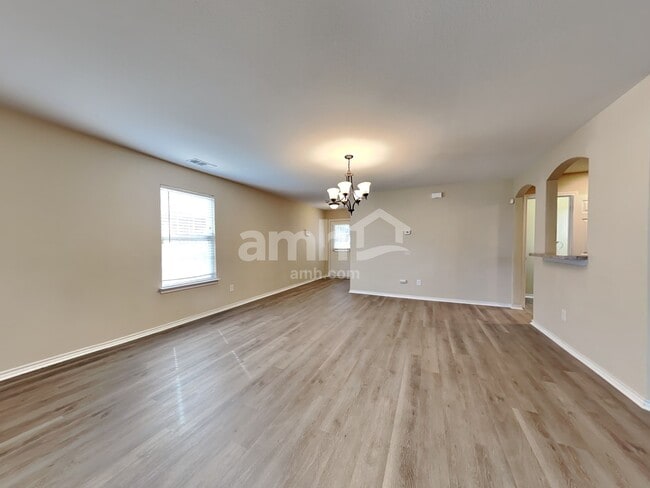 Photo - 587 Lentisco Dr