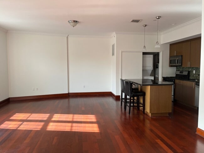 Photo - 3871 Amboy Rd Unit 301