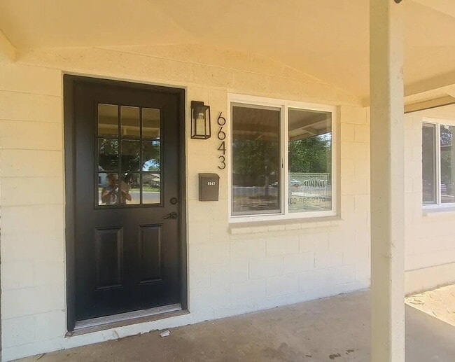 Building Photo - CHARMING 1-BEDROOM HOME NEAR DOWNTOWN GLENDALE