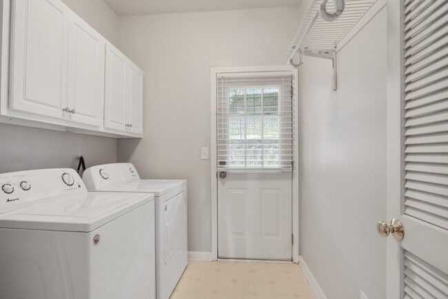 Photo - 3563 Views Trce