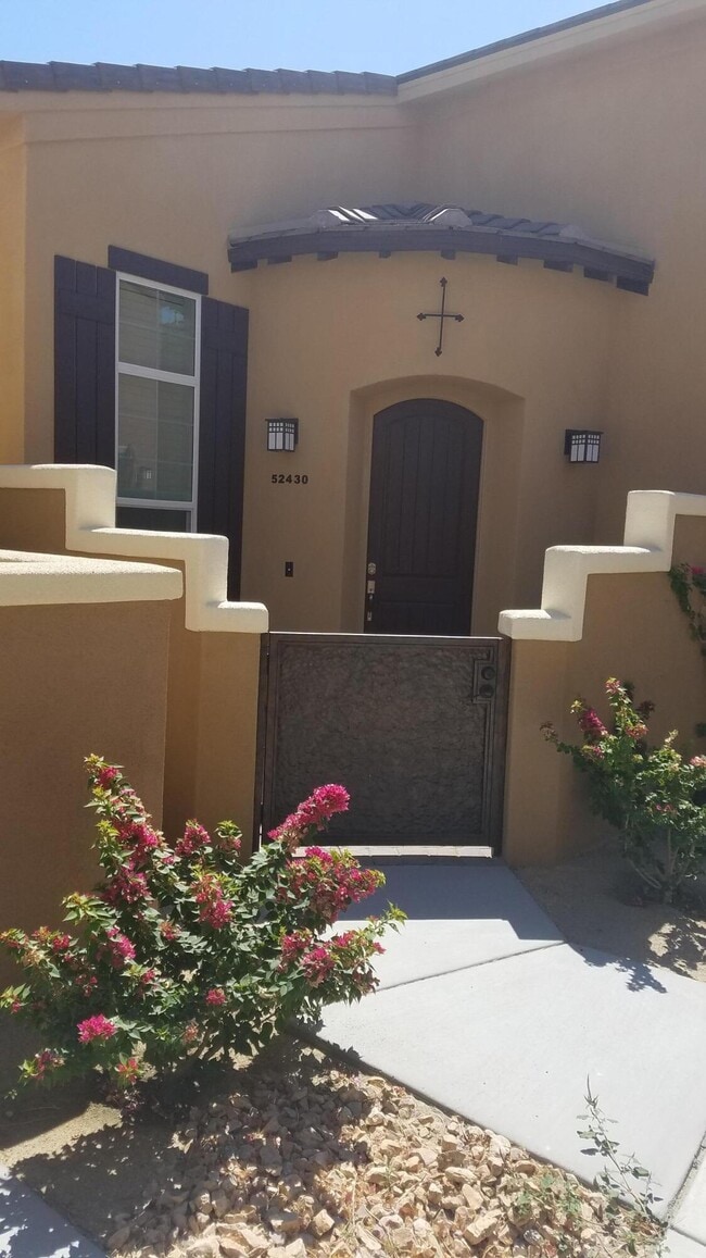 Photo - 52430 Hawthorn Ct
