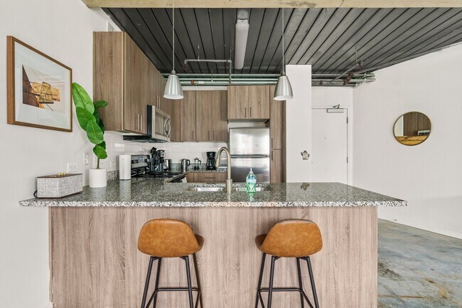 Photo - 3550 Main St