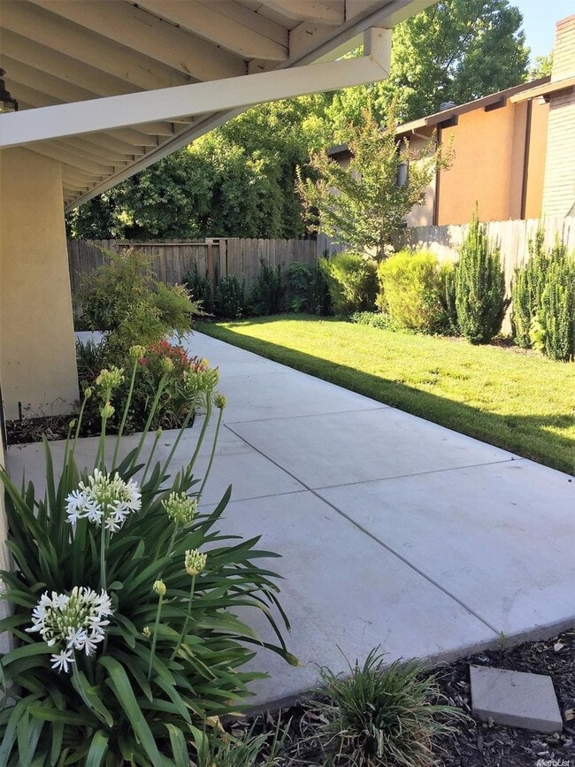 2263 Lido Cir