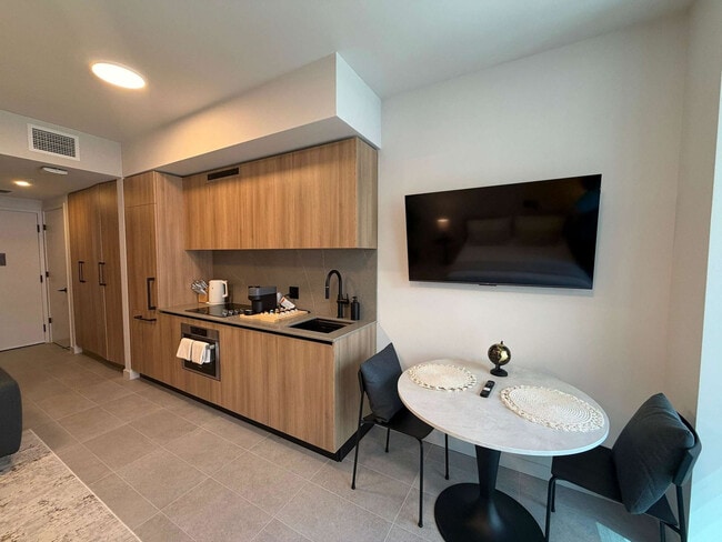 Photo - 121 NE 5th St Unit SI FL6-ID1490046P