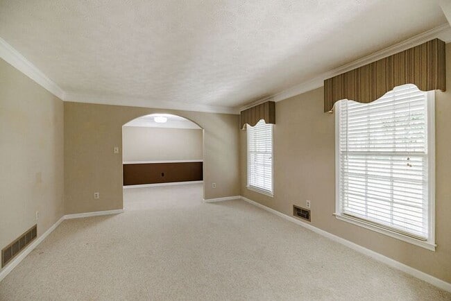 1110 Maple Cir