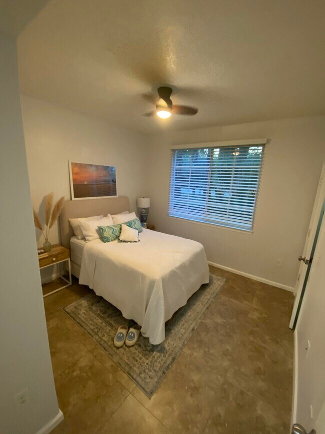 Photo - 1108 Myrtlewood Cir E