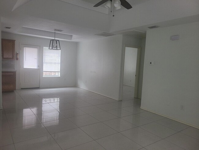 Photo - 1111 Stonehaven Blvd Unit 3