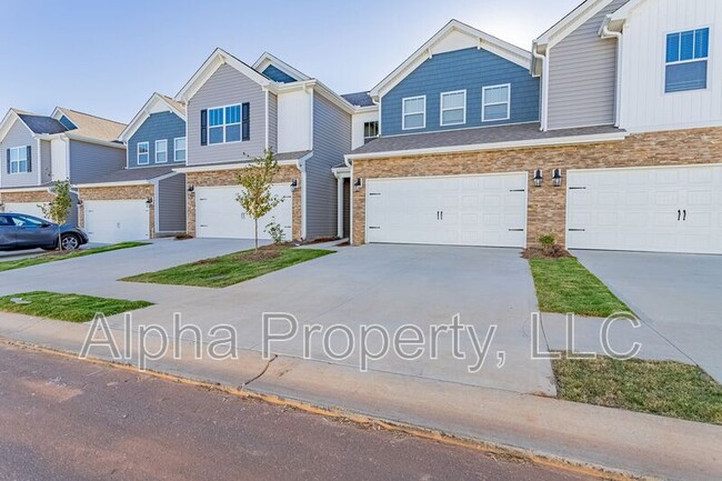 Photo - 540 Yellow Fox Rd