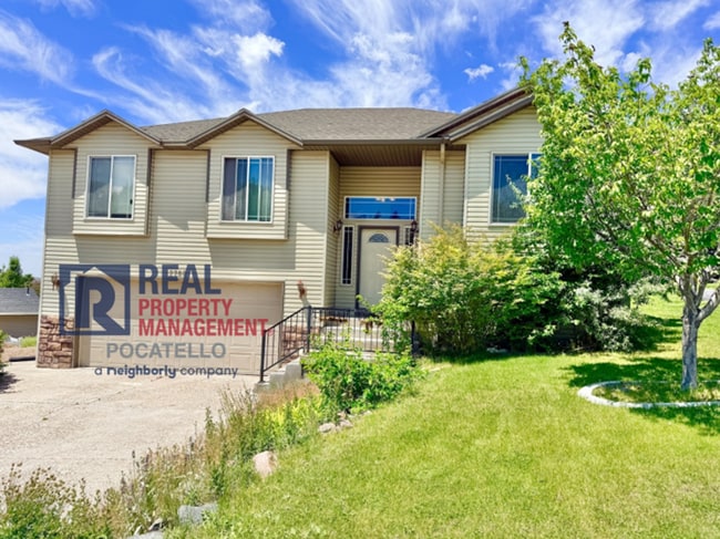 Building Photo - Beautiful 3 Bedroom 2.5 Bathroom Home For Rent