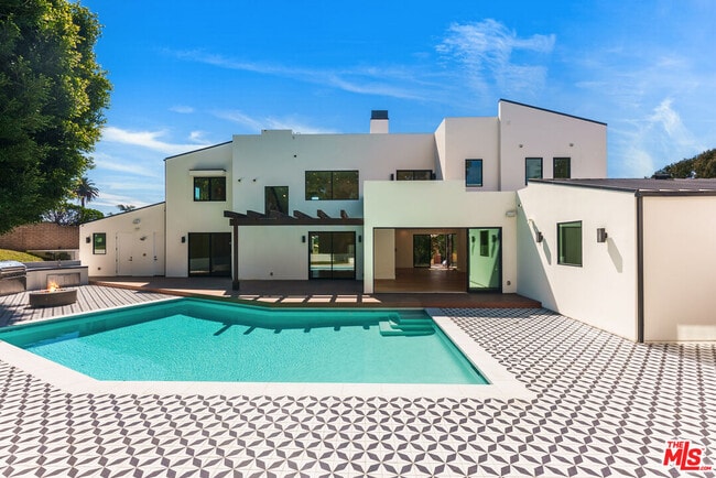 Photo - 382 Aderno Way