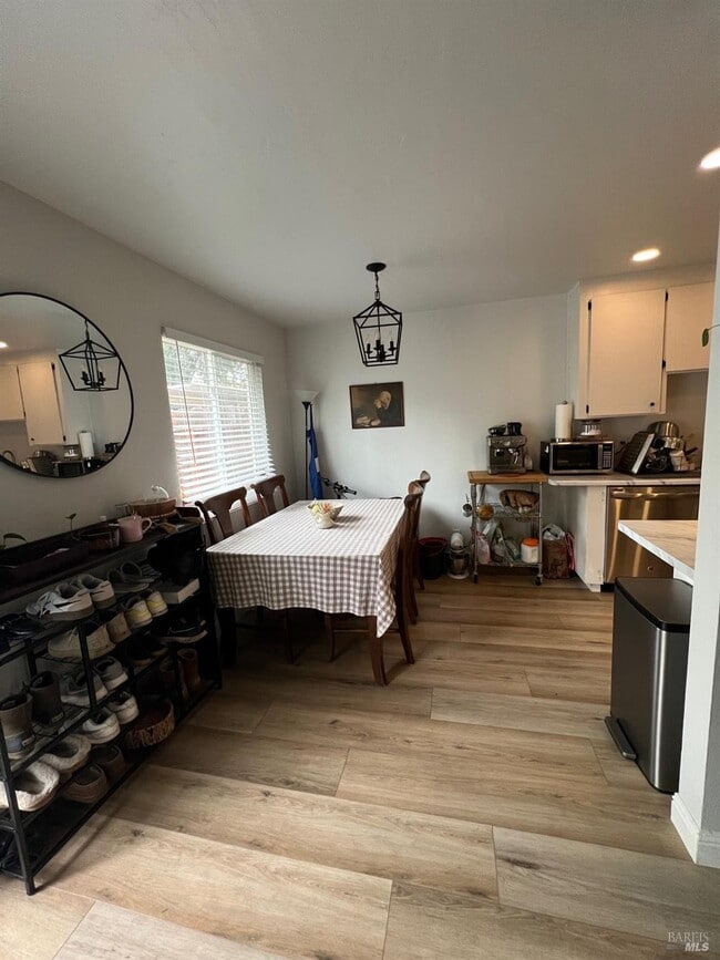 Photo - 334 Hemlock St