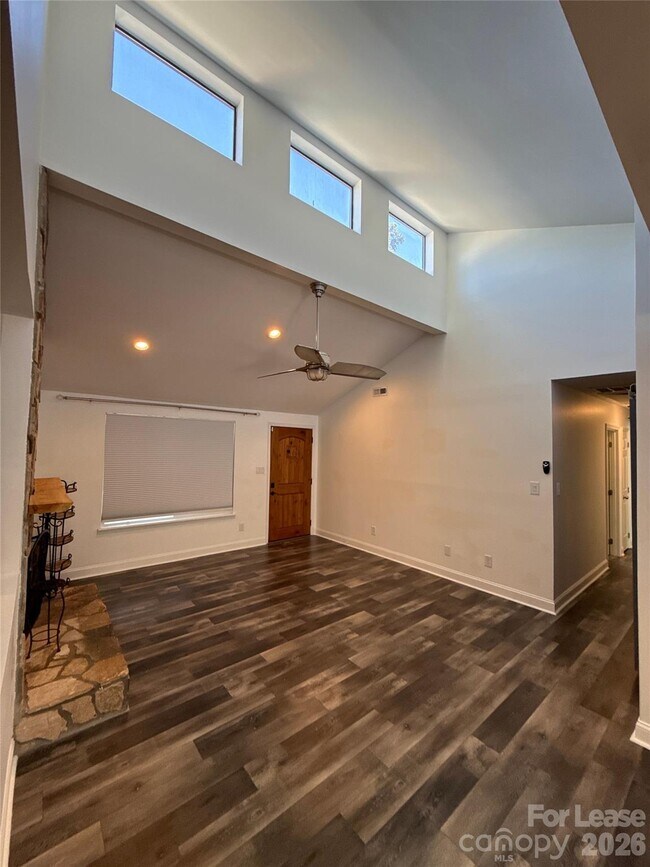 Photo - 6814 Pence Rd