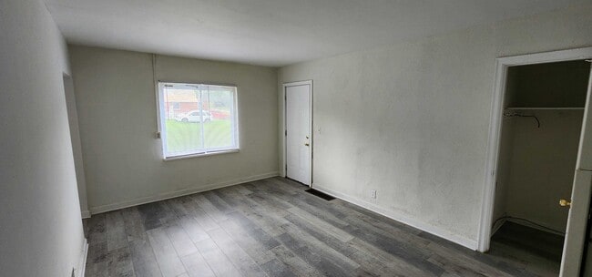 Photo - 2706 Oxford Ave Unit 4