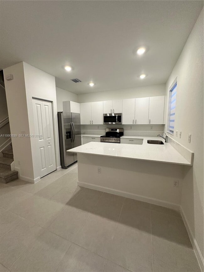 Photo - $2,499 2889 SE 25rd