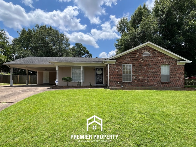 Building Photo - Spacious 4BR/2BA Whitehaven Home | 1,701 Sq Ft, Brick Fireplace & Quiet Cove