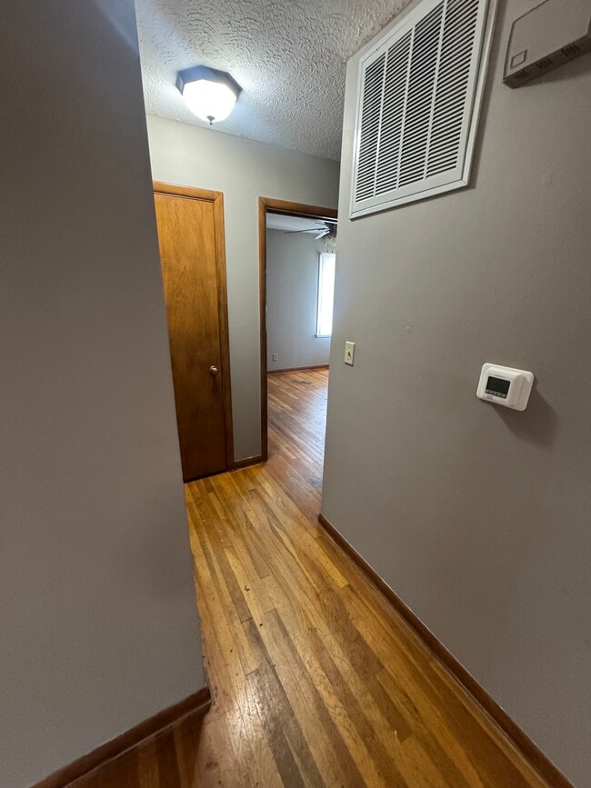 Photo - 611 Maple Ave