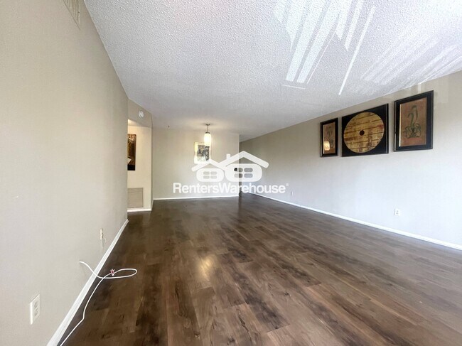 Building Photo - 2402 Ecuadorian Way