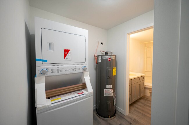 Photo - 1451 E Republican St Unit 4