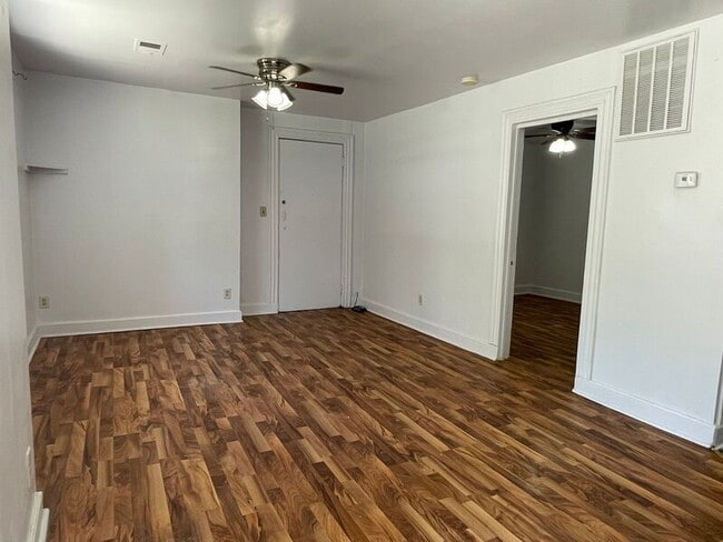 Photo - 2500 N Sawyer Ave Unidad #1R