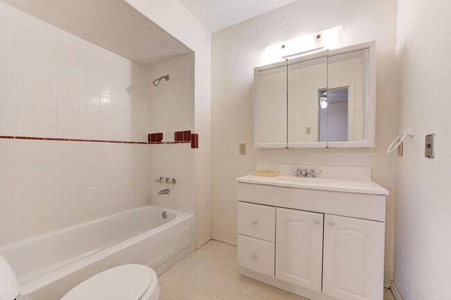 Photo - 604 S Flood Ave