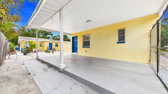 Building Photo - 3815 1st Ave N Unit C