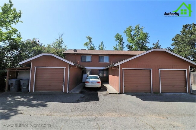 Photo - 2750 Shasta View Dr