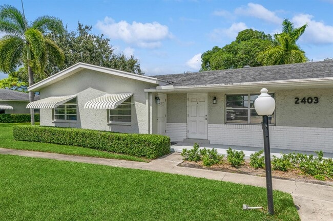 Building Photo - 2405 Lowson Blvd