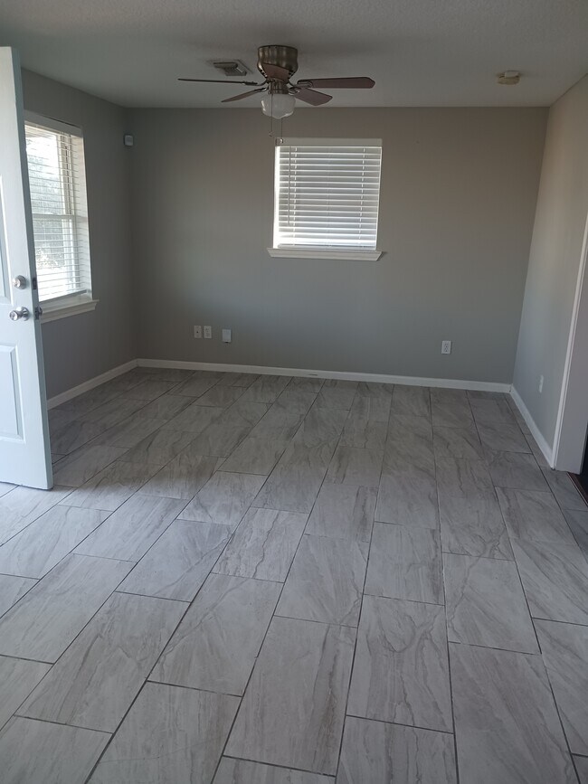 Photo - 2109 Victory St